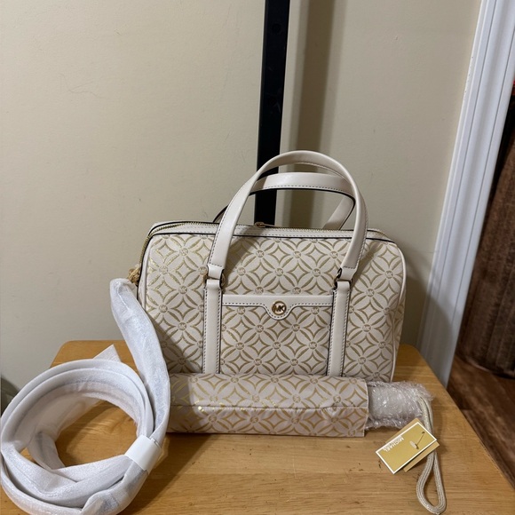 Michael Kors Cream and Gold Patterned Satchel w/Umbrella - Picture 1 of 10